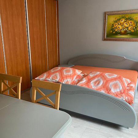 Kawalerka Fredry 3/14 Apartman Poznań Kültér fotó