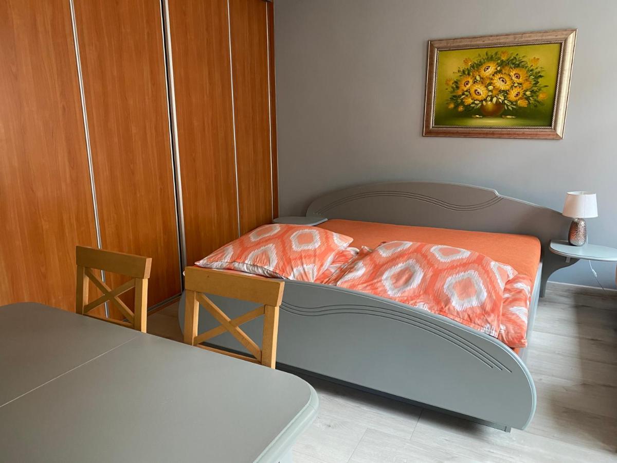 Kawalerka Fredry 3/14 Apartman Poznań Kültér fotó